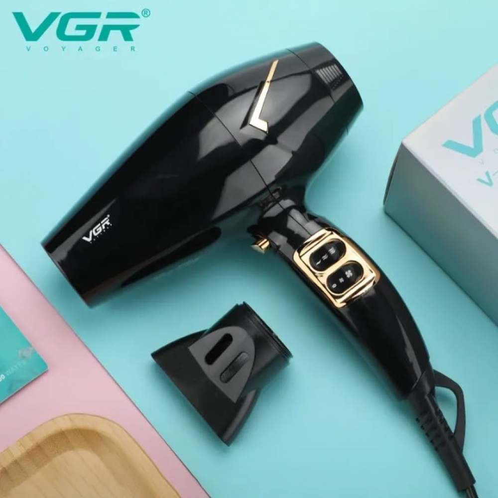 VGR Triple Black PRO fen za kosu