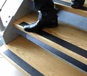 ANTI-SLIP protivklizna samoljepljiva traka za pod i stepenište